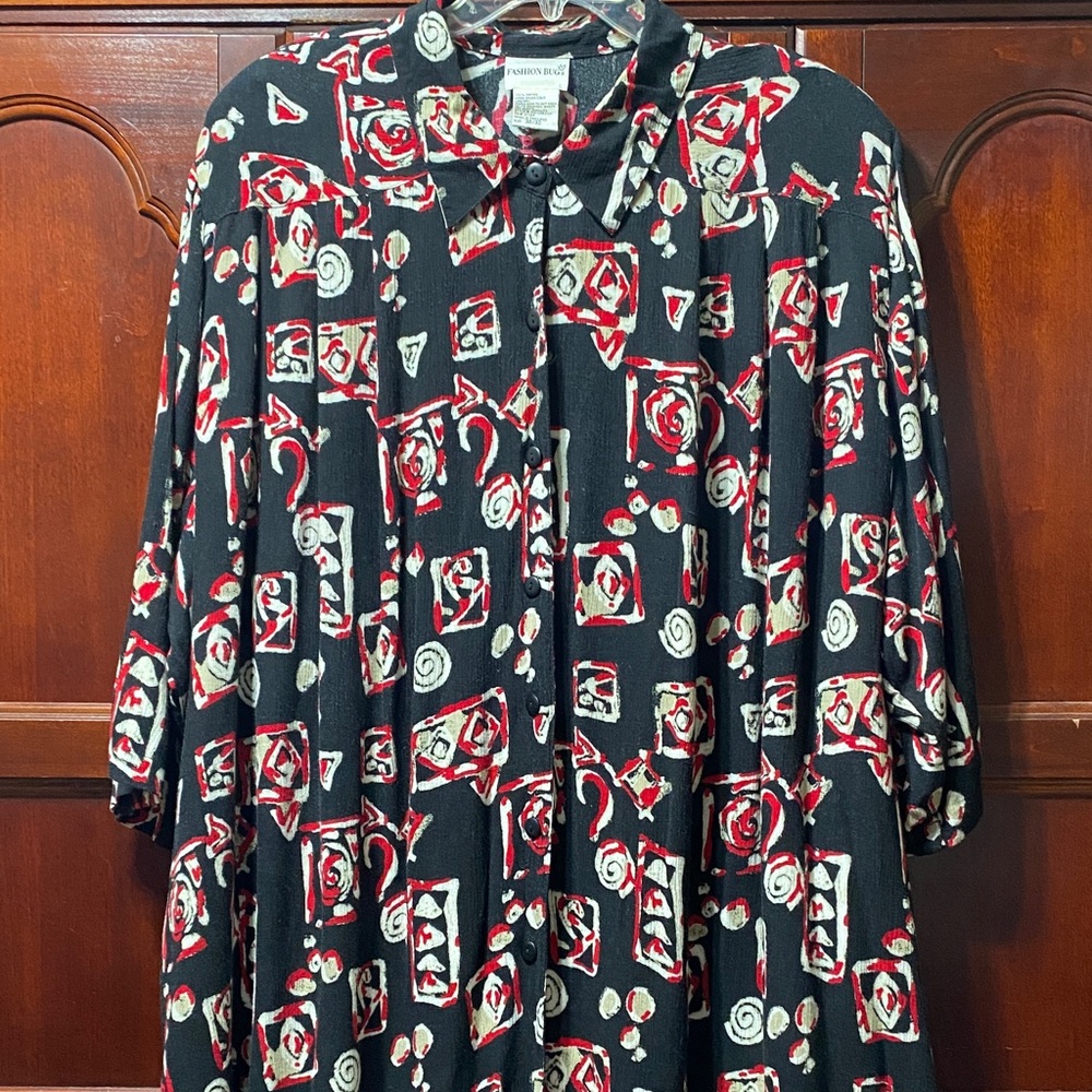 Fashion Bug Black white and Red Patterned Button-Up size 30/32 U hem shirt